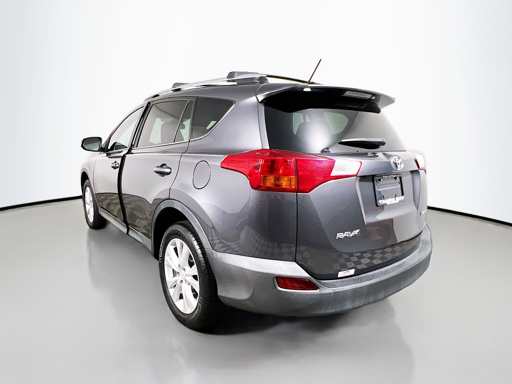 Used 2015 Toyota RAV4 Limited w/ Technology Package image 8