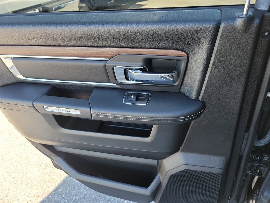 Used 2016 RAM 1500 Laramie w/ Convenience Group image 17