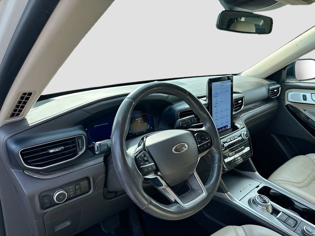 Used 2023 Ford Explorer Platinum w/ Technology Package image 11
