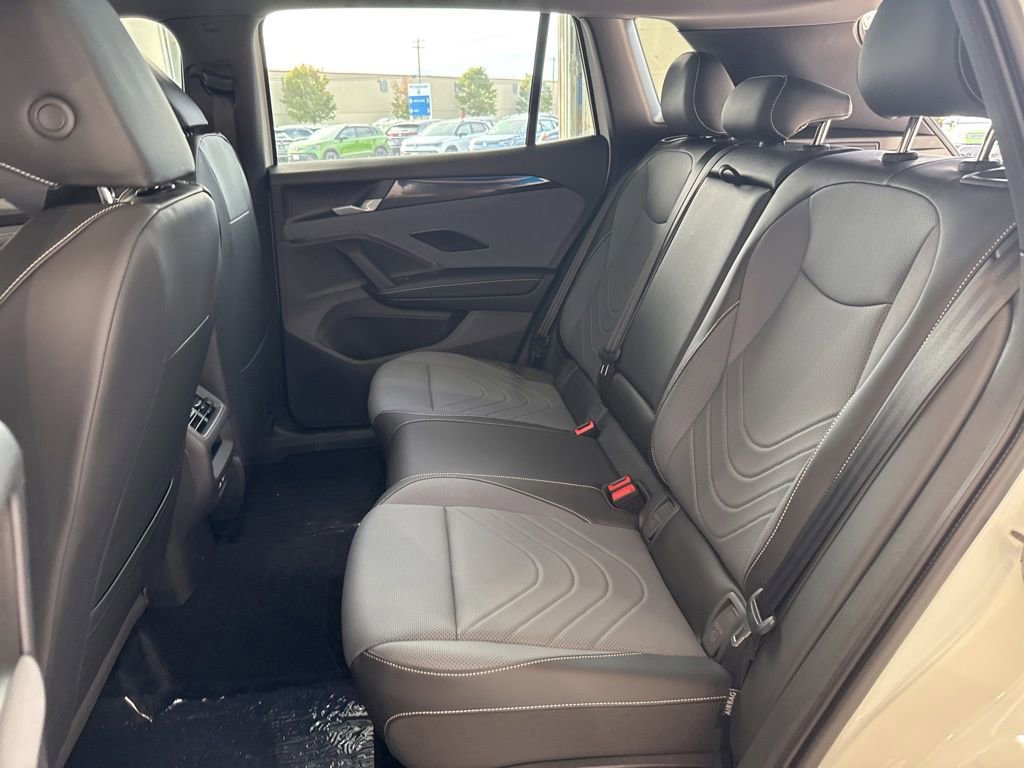 New 2025 Volkswagen Tiguan SE R-Line image 17