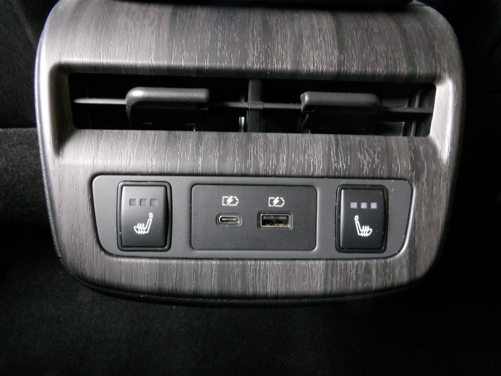 Certified 2023 Nissan Ariya AWD image 22
