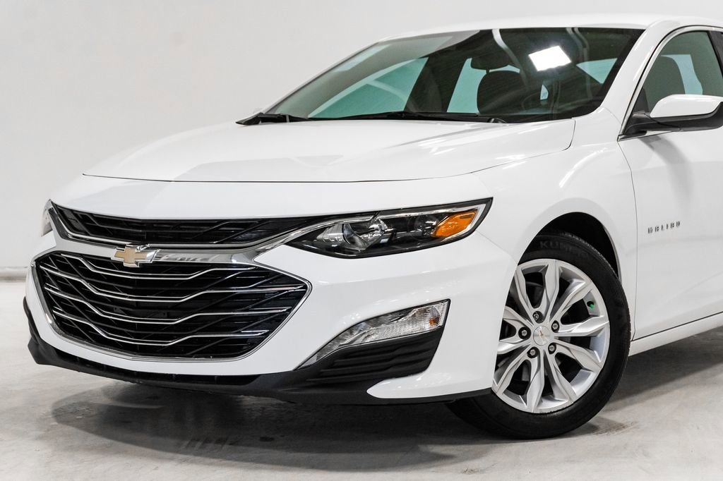 Used 2023 Chevrolet Malibu LT image 2