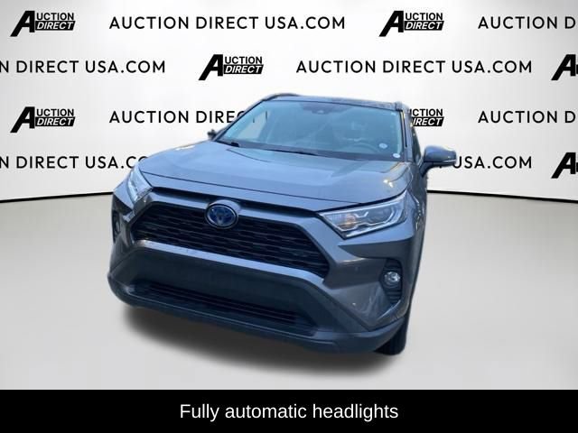 Used 2021 Toyota RAV4 XLE Premium image 7