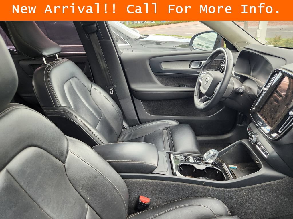 Used 2024 Volvo XC40 B5 Plus w/ Climate Package AWD/4WD image 11