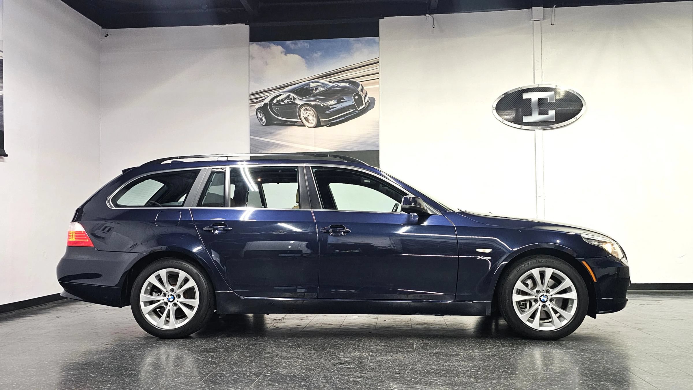 Used 2010 BMW 535i xDrive Wagon AWD/4WD image 23
