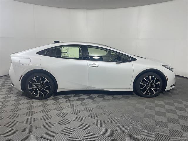 New 2026 Toyota Prius Plug-In Hybrid FWD image 8