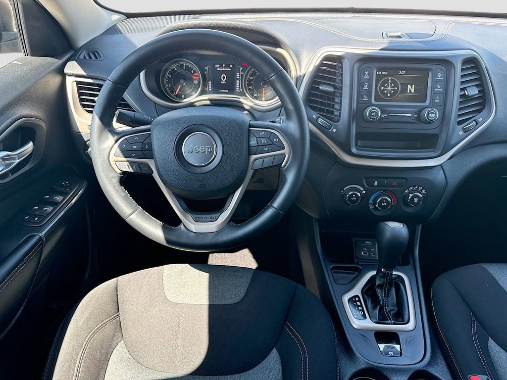 Used 2016 Jeep Cherokee Sport image 25