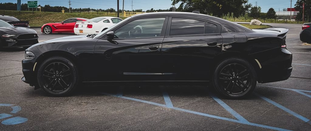 Used 2019 Dodge Charger SXT AWD/4WD image 17
