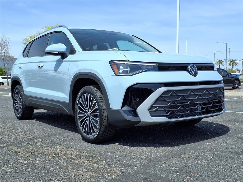 New 2026 Volkswagen Taos SE image 1