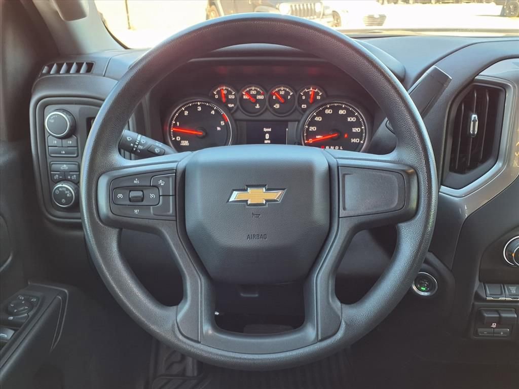Used 2025 Chevrolet Silverado 3500 W/T image 31