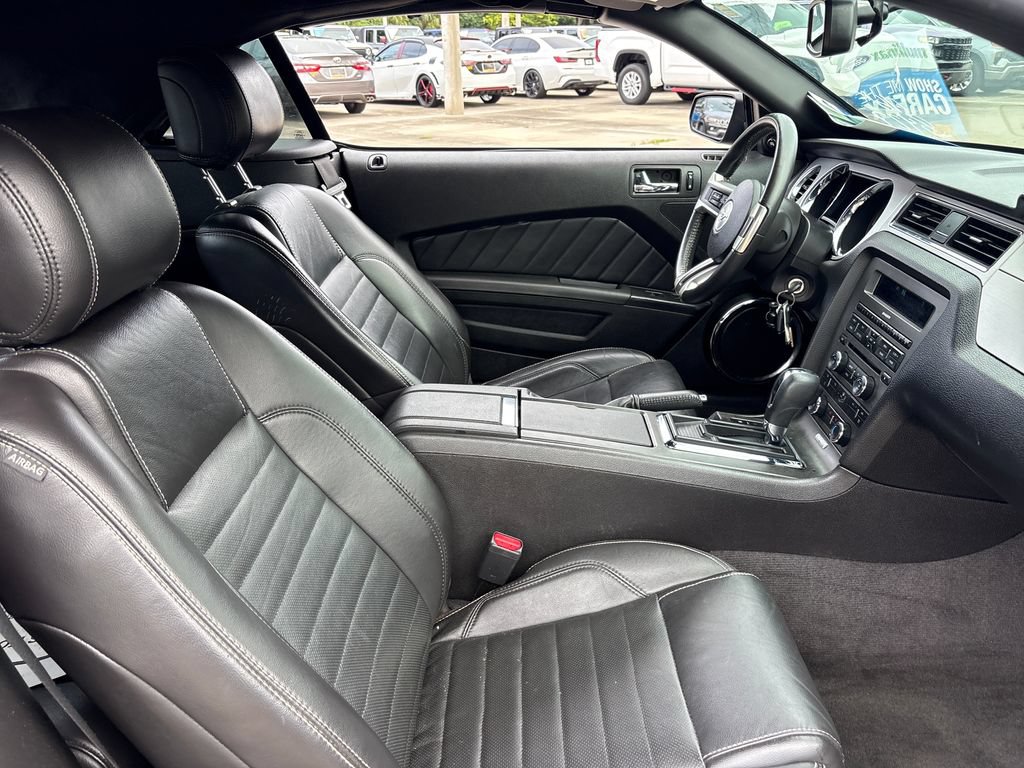 Used 2013 Ford Mustang Premium RWD image 26