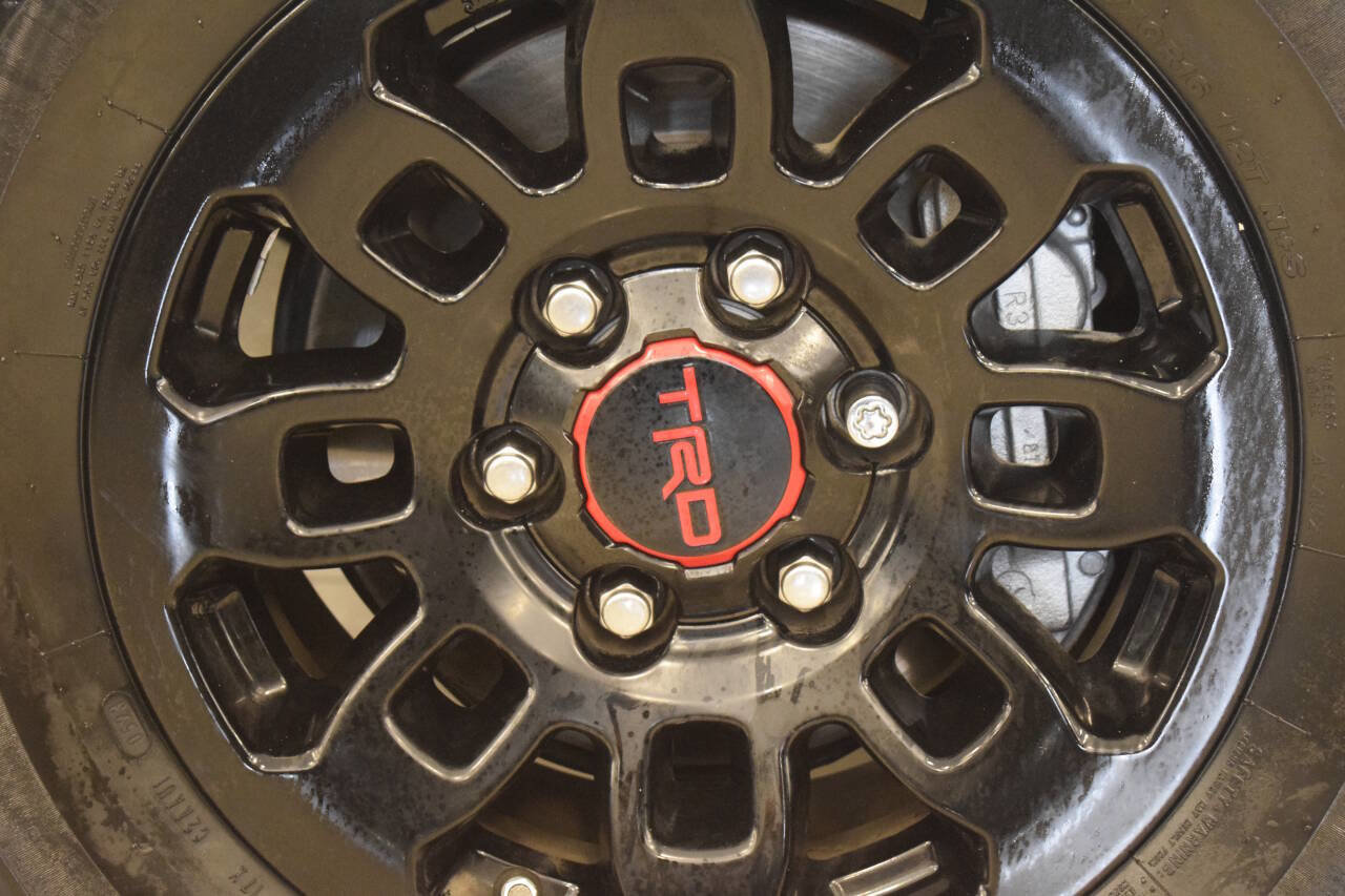 Used 2017 Toyota Tacoma TRD Pro AWD/4WD image 32