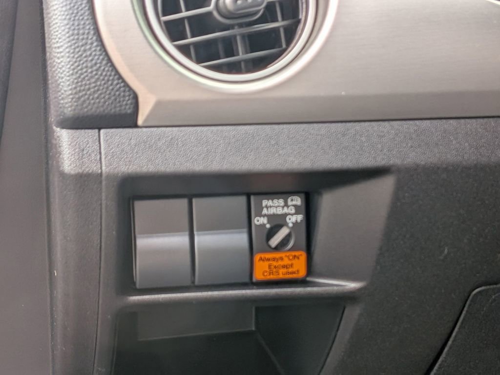 Used 2010 MAZDA MX-5 Miata Touring image 17