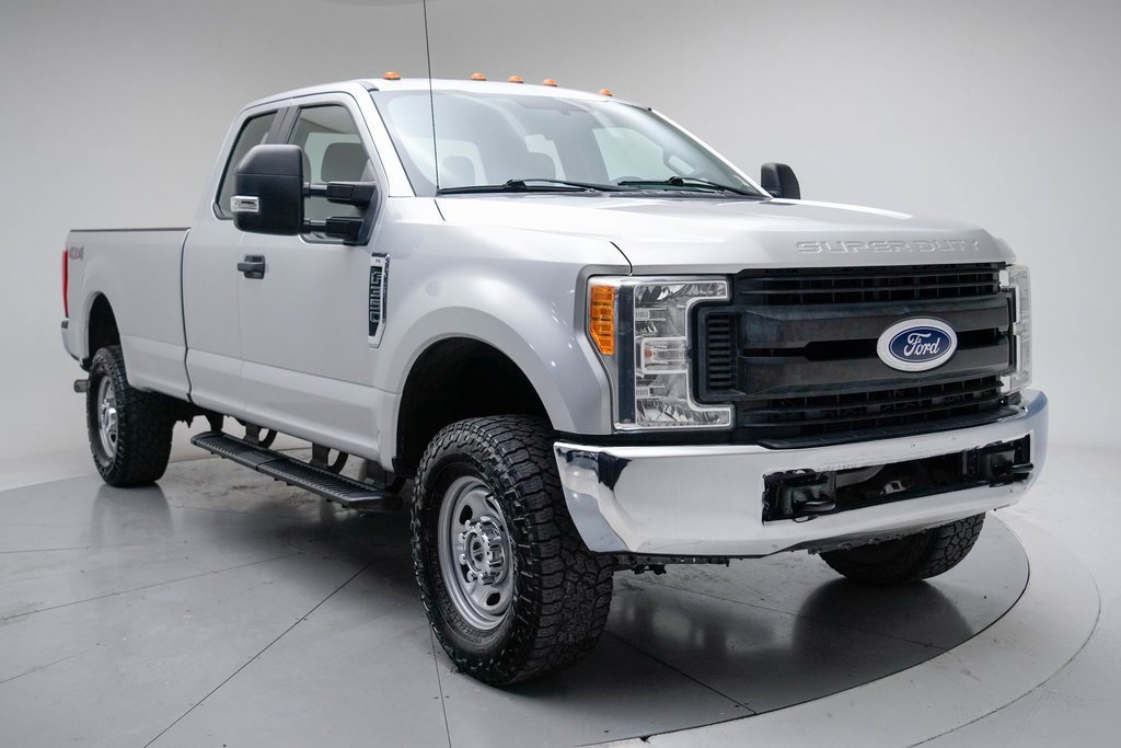 Used 2017 Ford F350 XL image 3