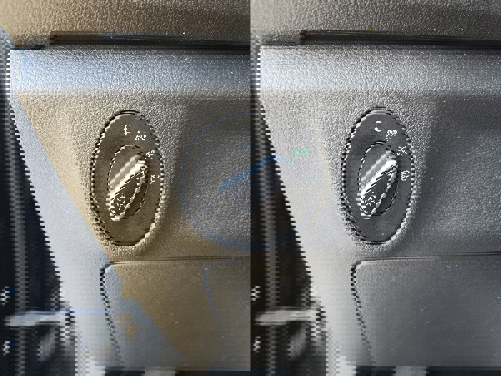 Used 2022 Volkswagen Jetta SE w/ Panoramic Sunroof Package image 28