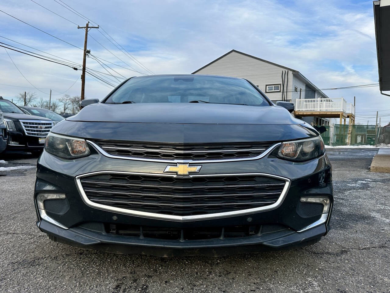 Used 2016 Chevrolet Malibu LT w/ Driver Confidence Package image 2