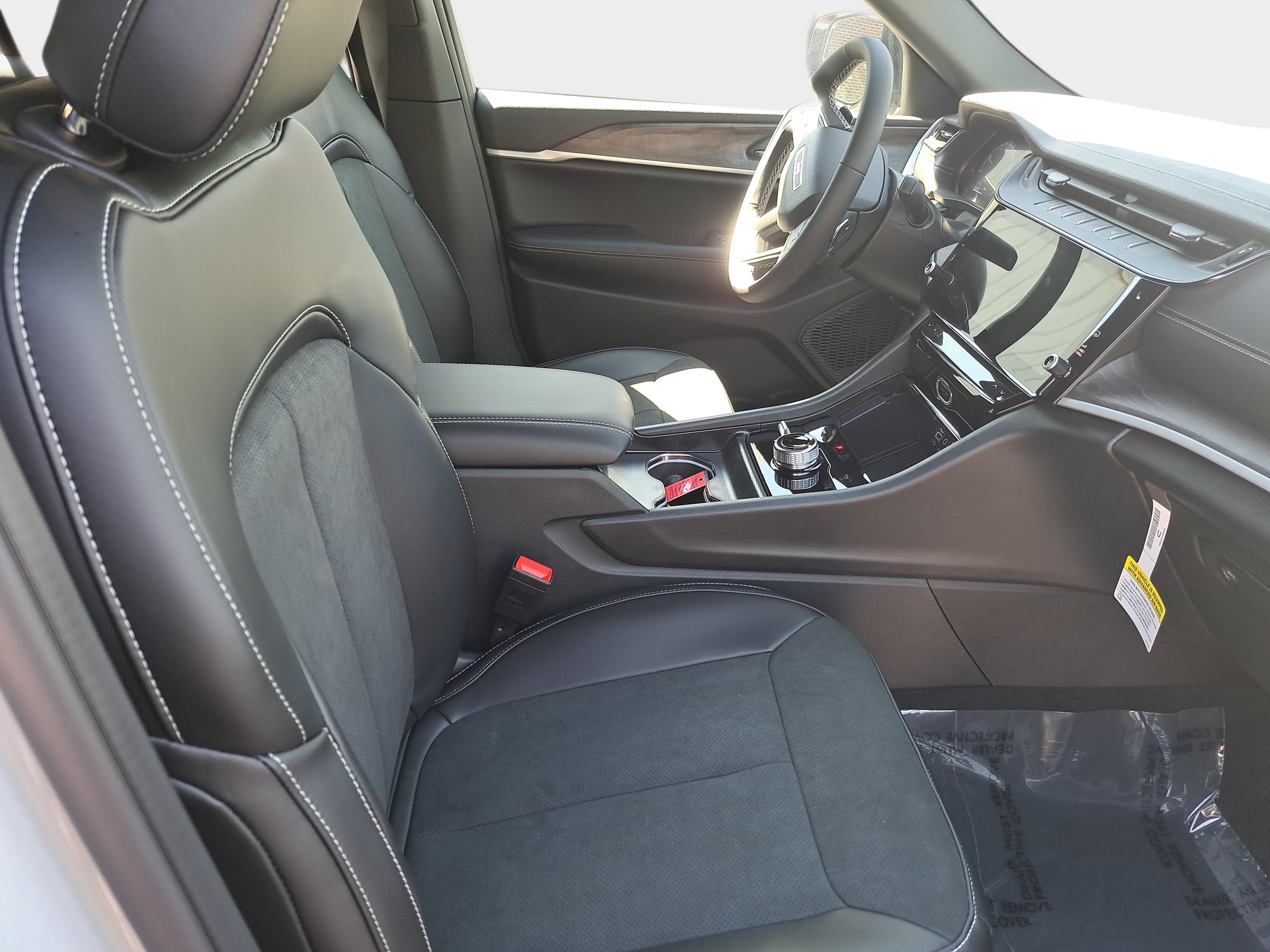 New 2026 Jeep Grand Cherokee Altitude AWD/4WD image 10