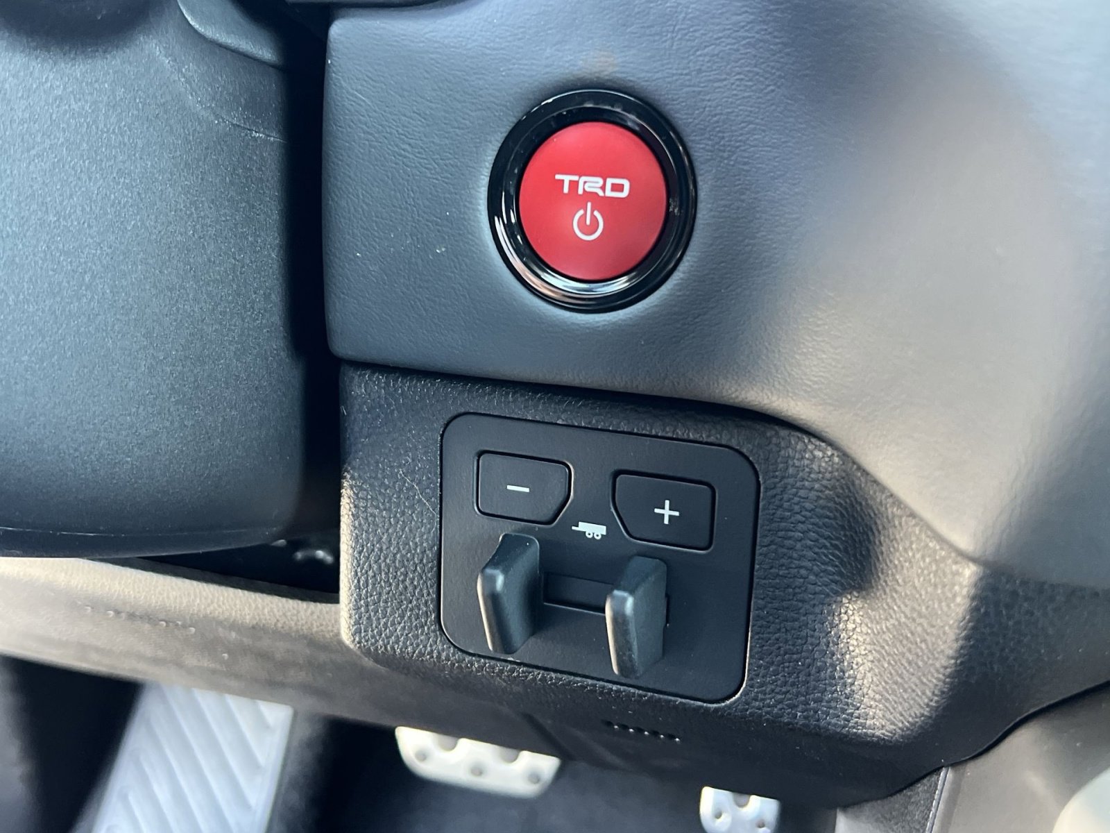 New 2026 Toyota Sequoia Platinum AWD/4WD image 27