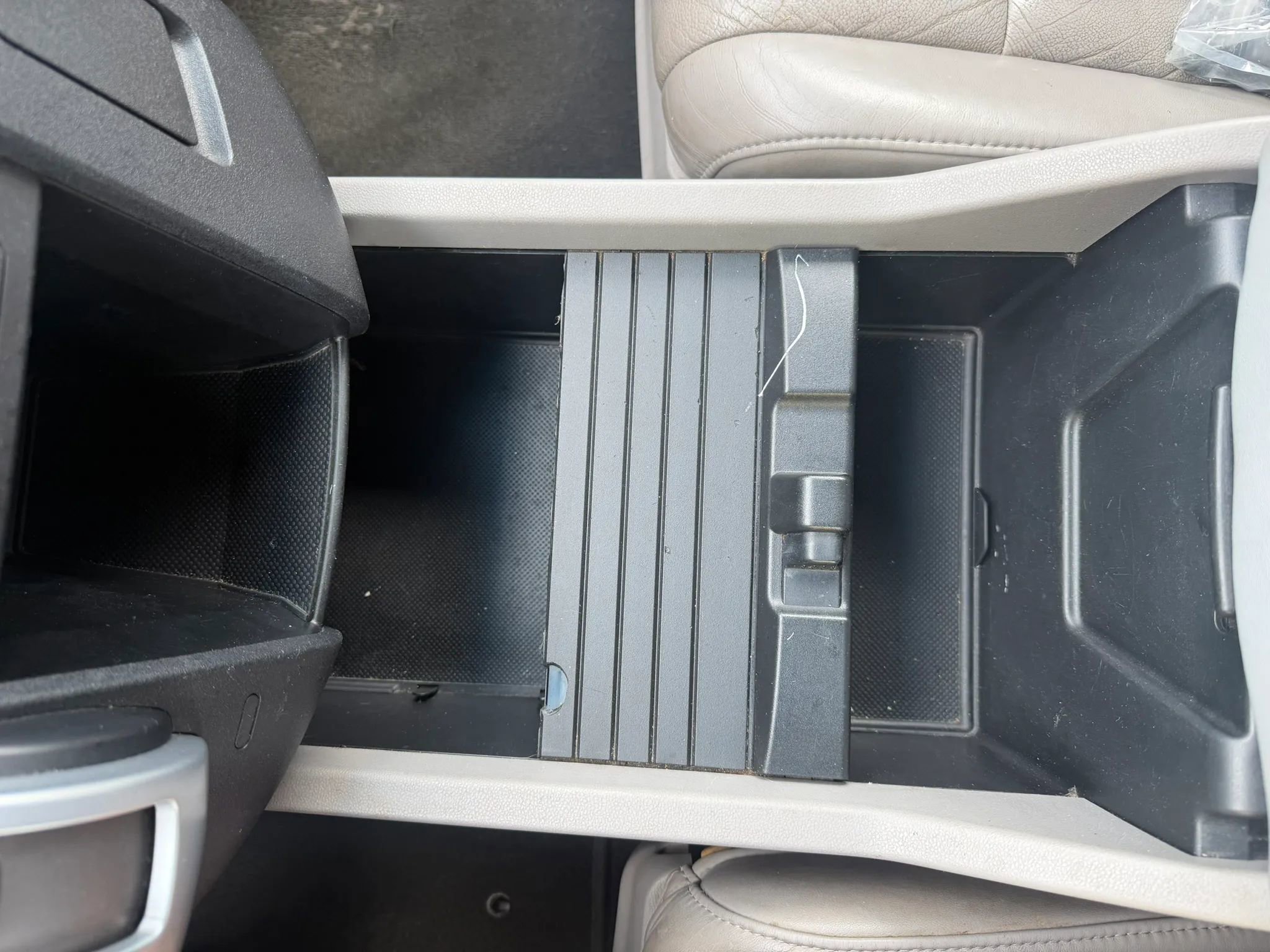 Used 2010 Honda Pilot EX-L image 19