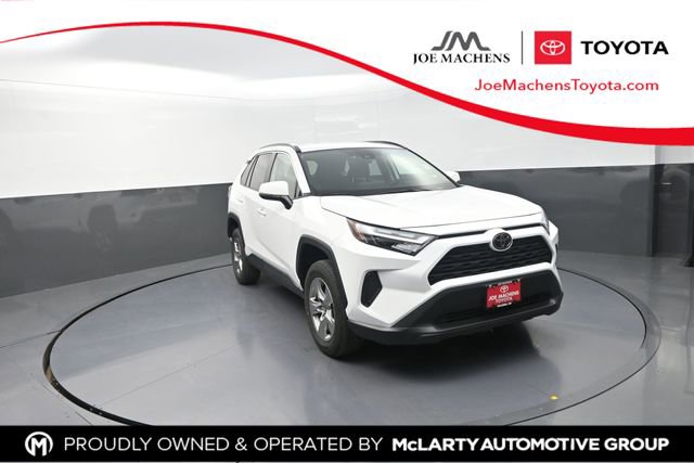 Used 2025 Toyota RAV4 XLE AWD/4WD image 1