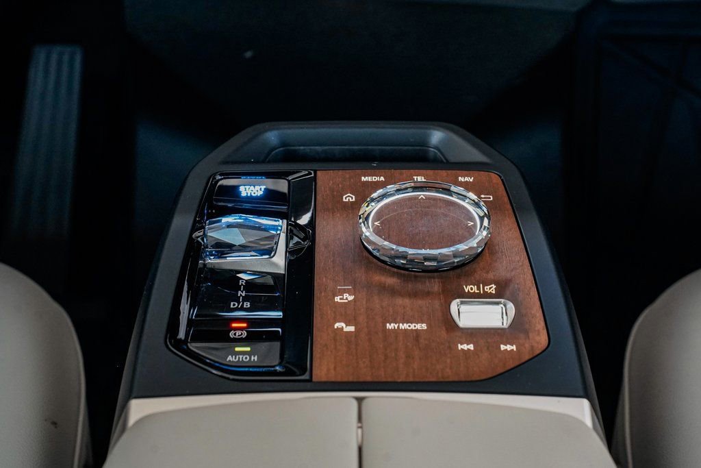 Used 2025 BMW iX xDrive50 w/ Premium Package image 15