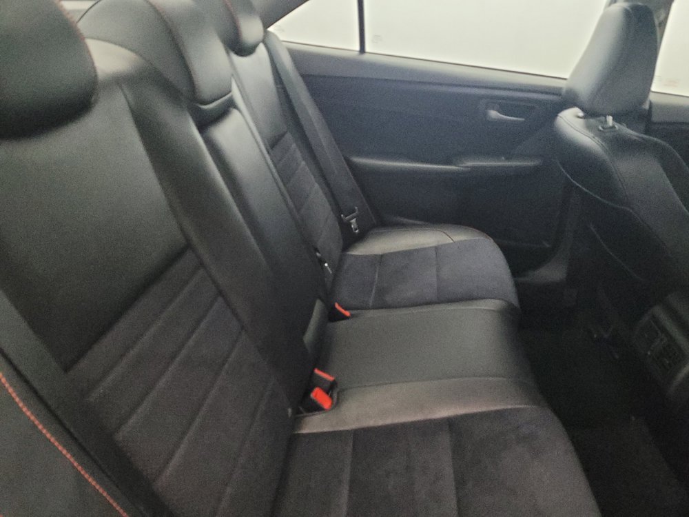 Used 2015 Toyota Camry XSE w/ Advanced Technology Package image 19