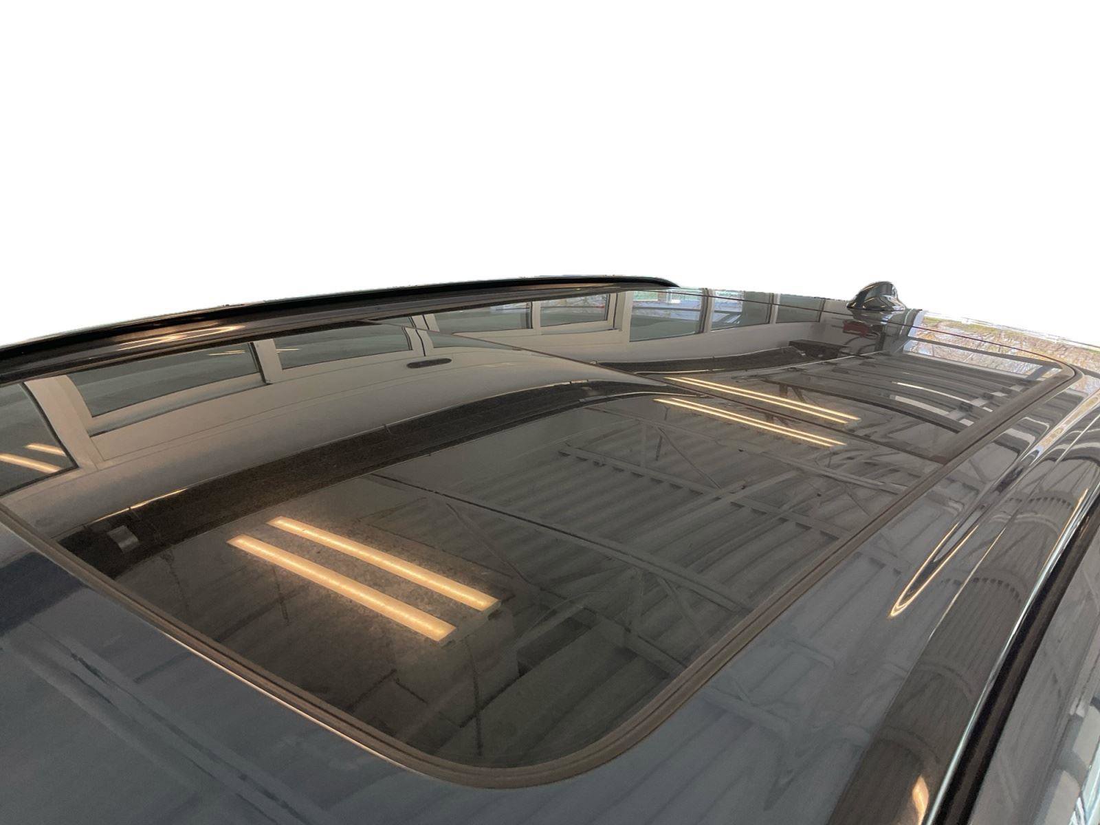 Used 2024 Volvo XC60 B5 Plus image 14