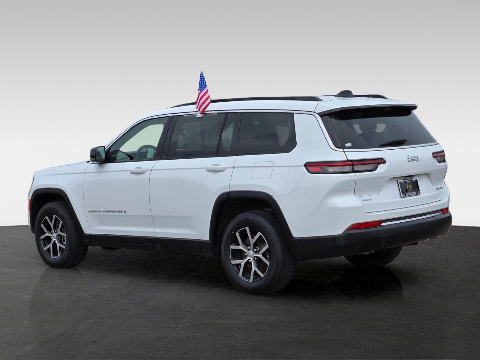 Used 2024 Jeep Grand Cherokee L Limited w/ Luxury Tech Group II AWD/4WD image 6