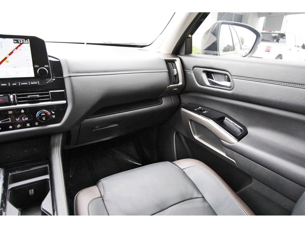 Certified 2024 Nissan Pathfinder Platinum w/ Cargo Package FWD image 10