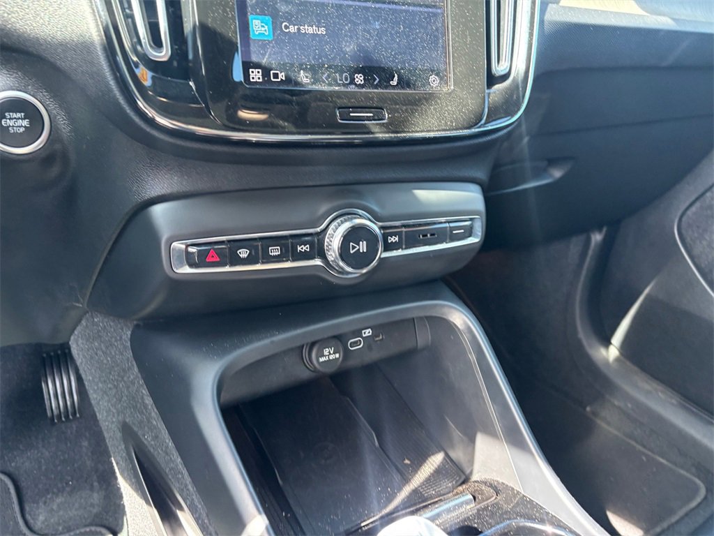 Used 2023 Volvo XC40 B5 Plus w/ Protection Package Premier image 16