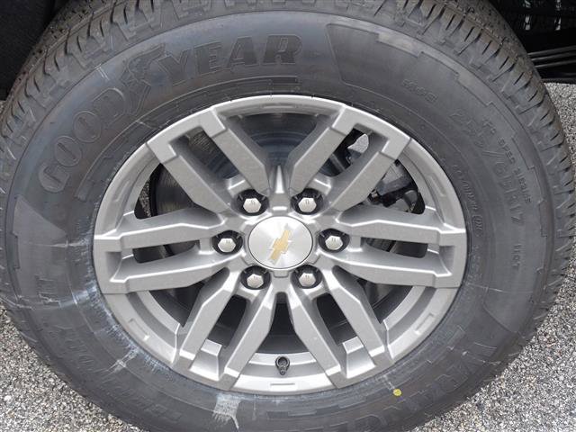 Used 2024 Chevrolet Colorado LT w/ LT Convenience Package image 3