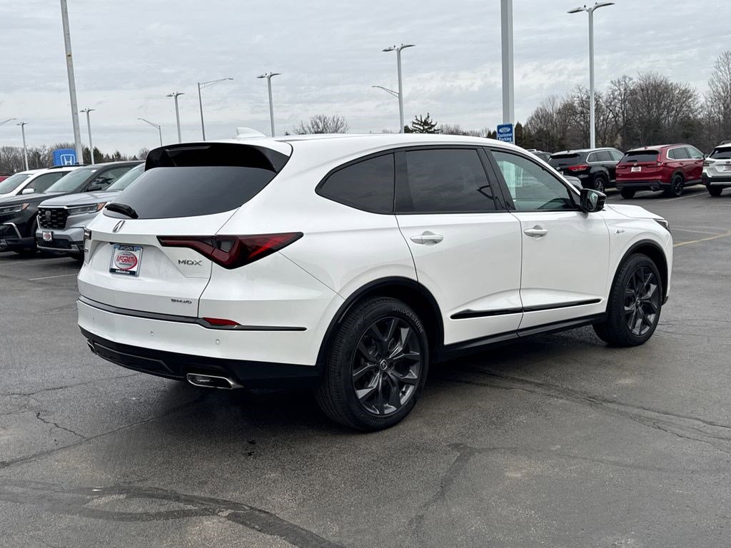 Used 2023 Acura MDX A-Spec image 11