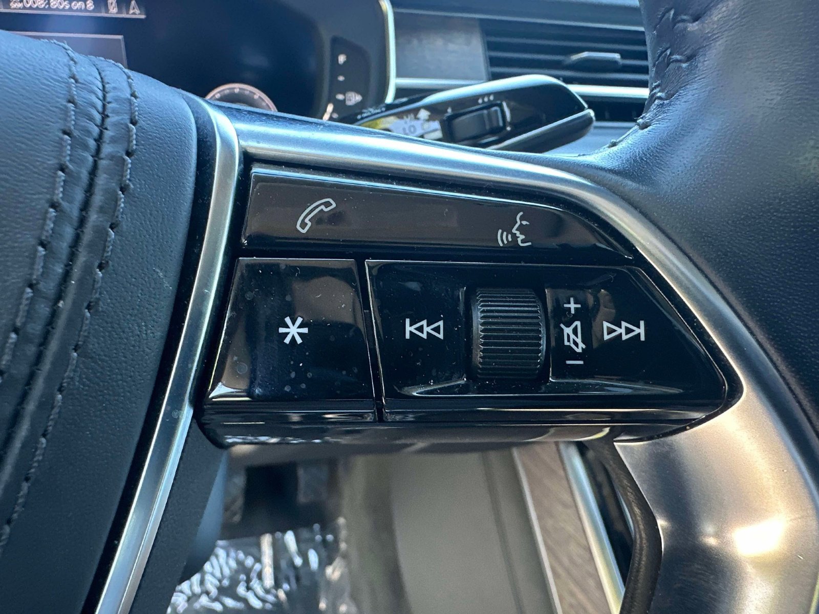 Used 2019 Audi A8 L 3.0T w/ Executive Package image 16