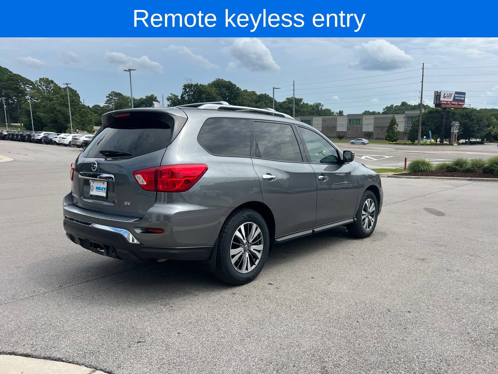Used 2020 Nissan Pathfinder SV FWD image 7
