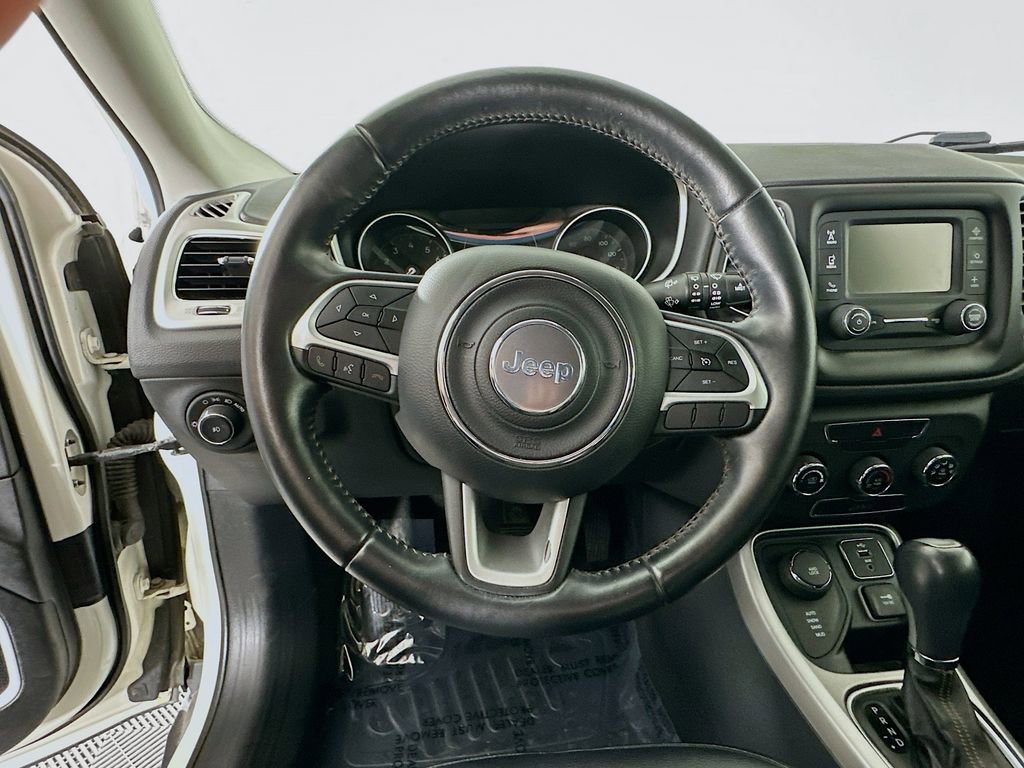 Used 2017 Jeep Compass Latitude image 15