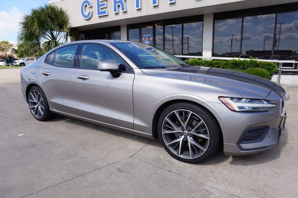Used 2019 Volvo S60 T5 Momentum w/ Multimedia Package