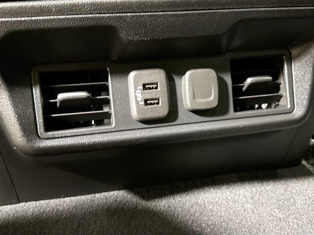 Used 2021 Chevrolet Silverado 1500 RST image 26