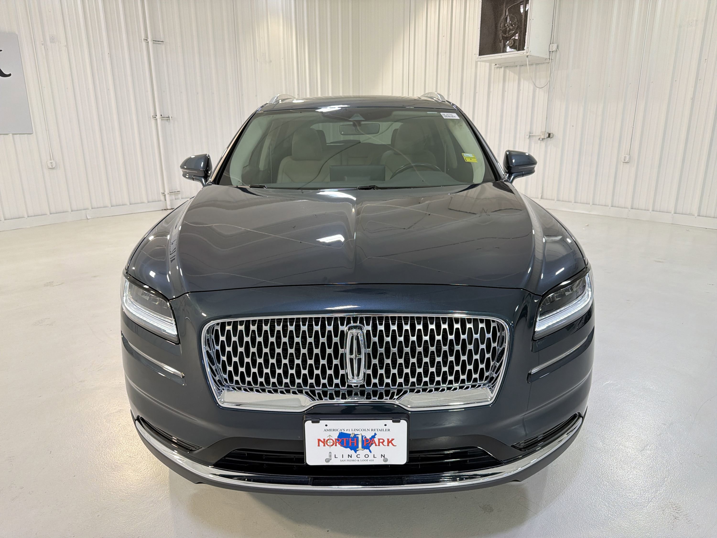 Used 2023 Lincoln Nautilus Reserve w/ Luxury Package AWD/4WD image 32