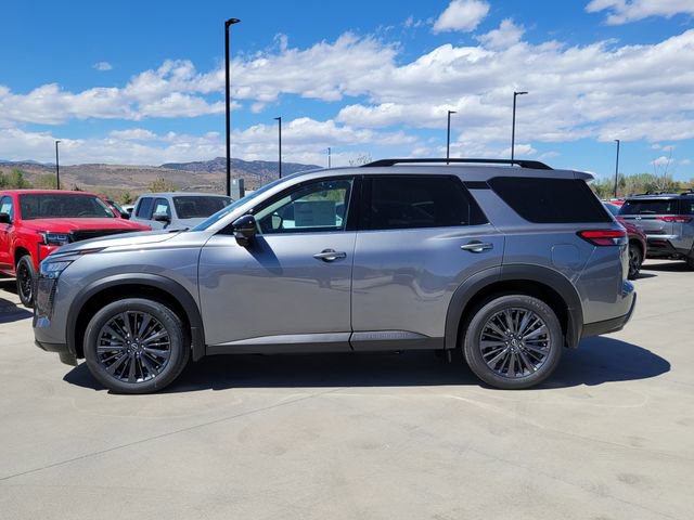 New 2026 Nissan Pathfinder SL image 2