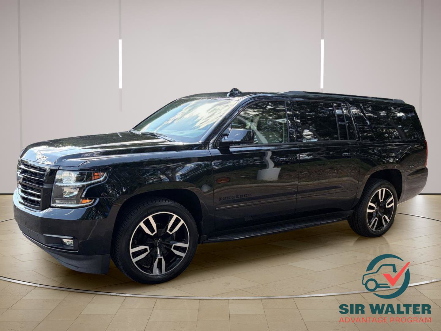 Used 2019 Chevrolet Suburban Premier AWD/4WD image 1