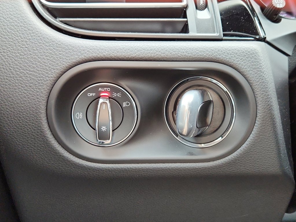 New 2025 Porsche Macan image 20