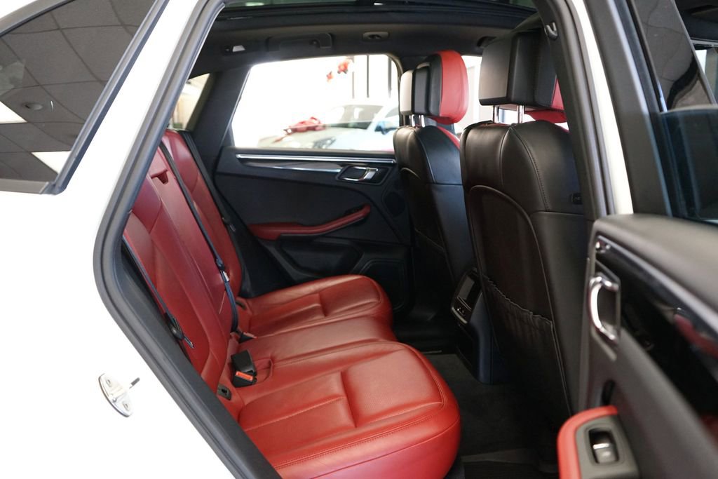 Used 2015 Porsche Macan S w/ Premium Package Plus image 15