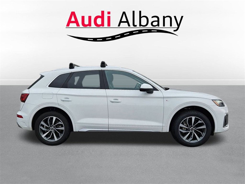 Used 2023 Audi Q5 2.0T Premium Plus w/ Premium Plus Package image 3