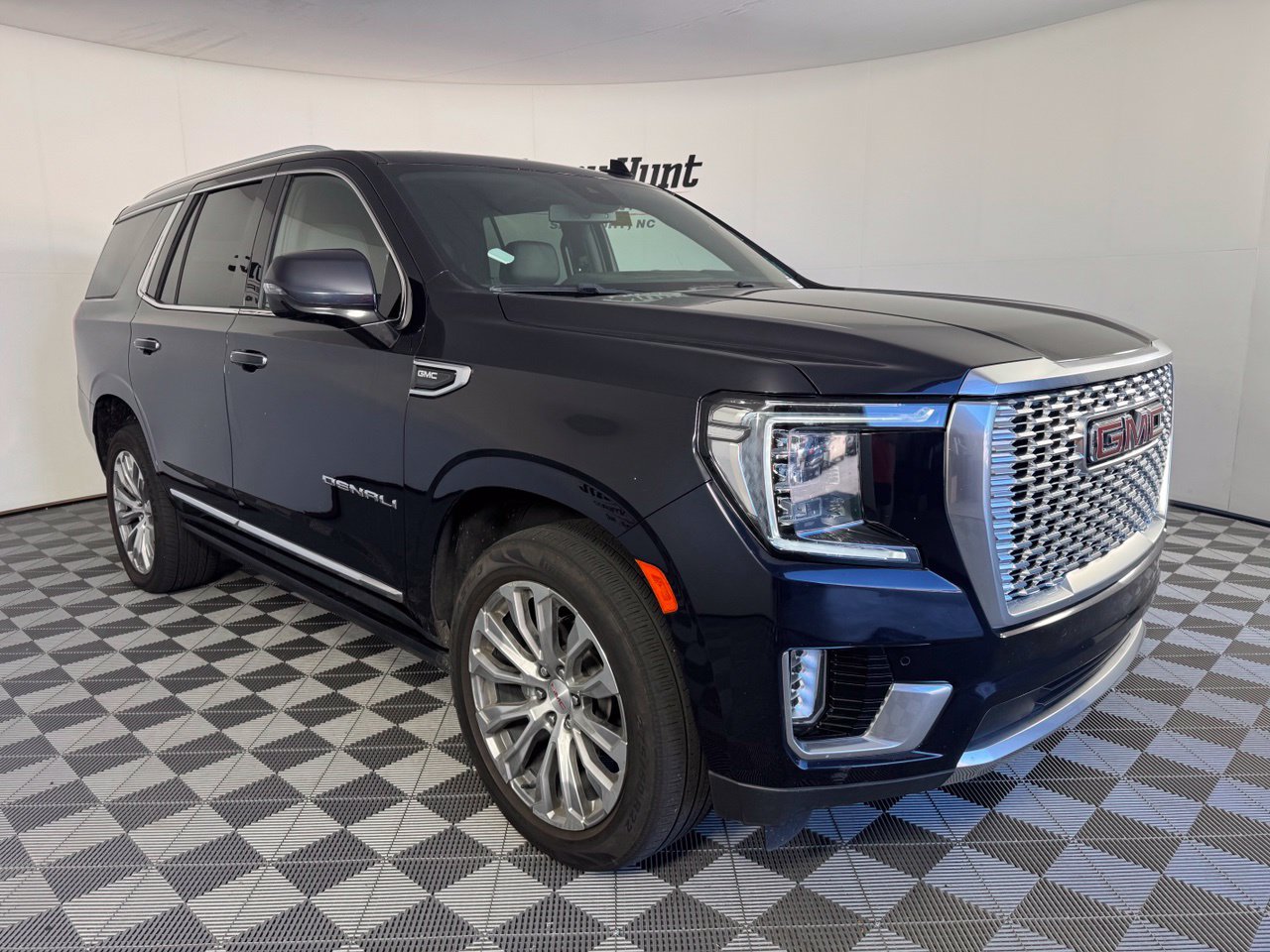 Used 2023 GMC Yukon Denali AWD/4WD image 5