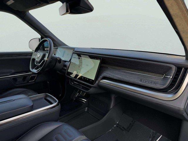 Used 2022 Rivian R1T Adventure image 48