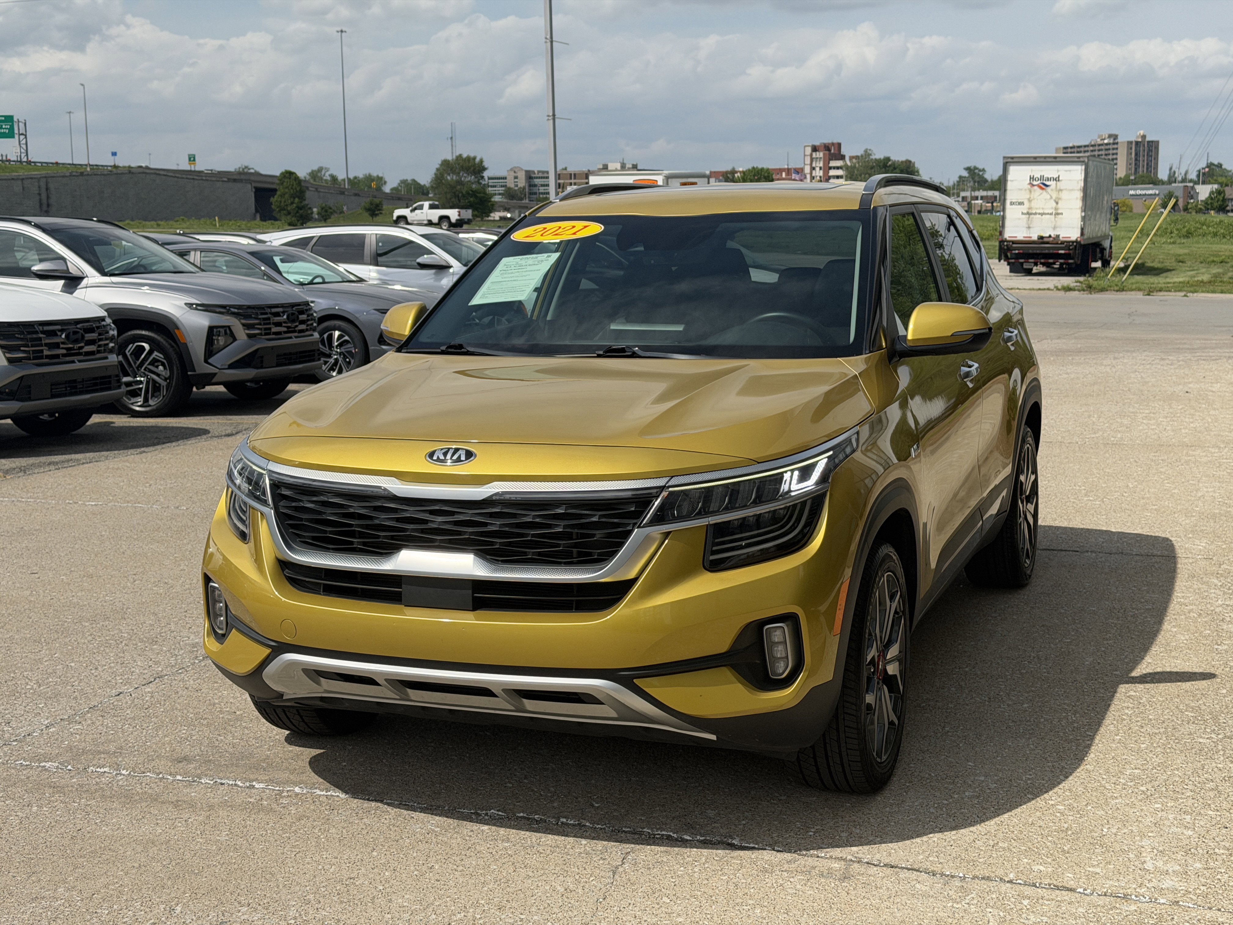 Used 2021 Kia Seltos SX w/ SX Sunroof Package AWD/4WD image 16