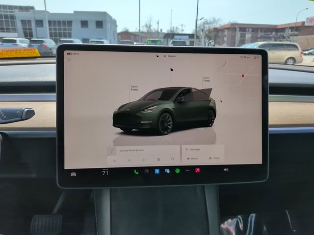 Used 2022 Tesla Model Y Long Range image 26