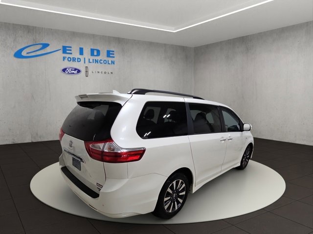 Used 2019 Toyota Sienna Limited Premium image 8