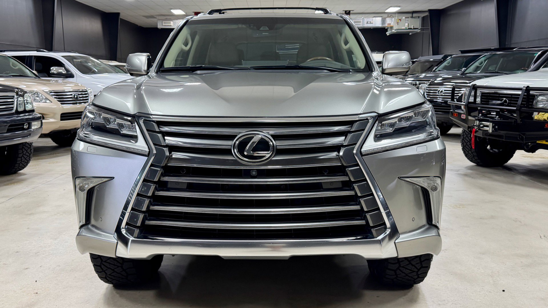 Used 2018 Lexus LX 570 4WD w/ Luxury Package image 30
