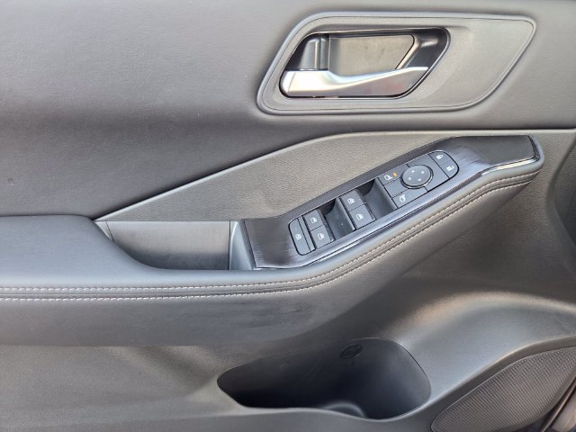 New 2026 Nissan Rogue SV FWD image 20